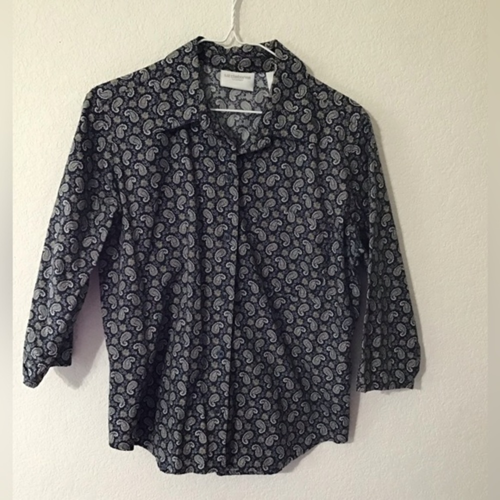 Designers women’s shirts. Liz Claiborne. Size medium.
